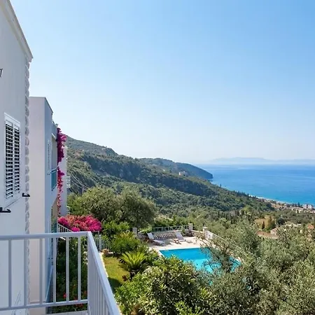 Villa Vista Del Mar - Hillside Getaway Gjilek